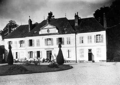 Facciata del Relais, la casa dei Natanson a Villeneuve sur Yonne da French Photographer